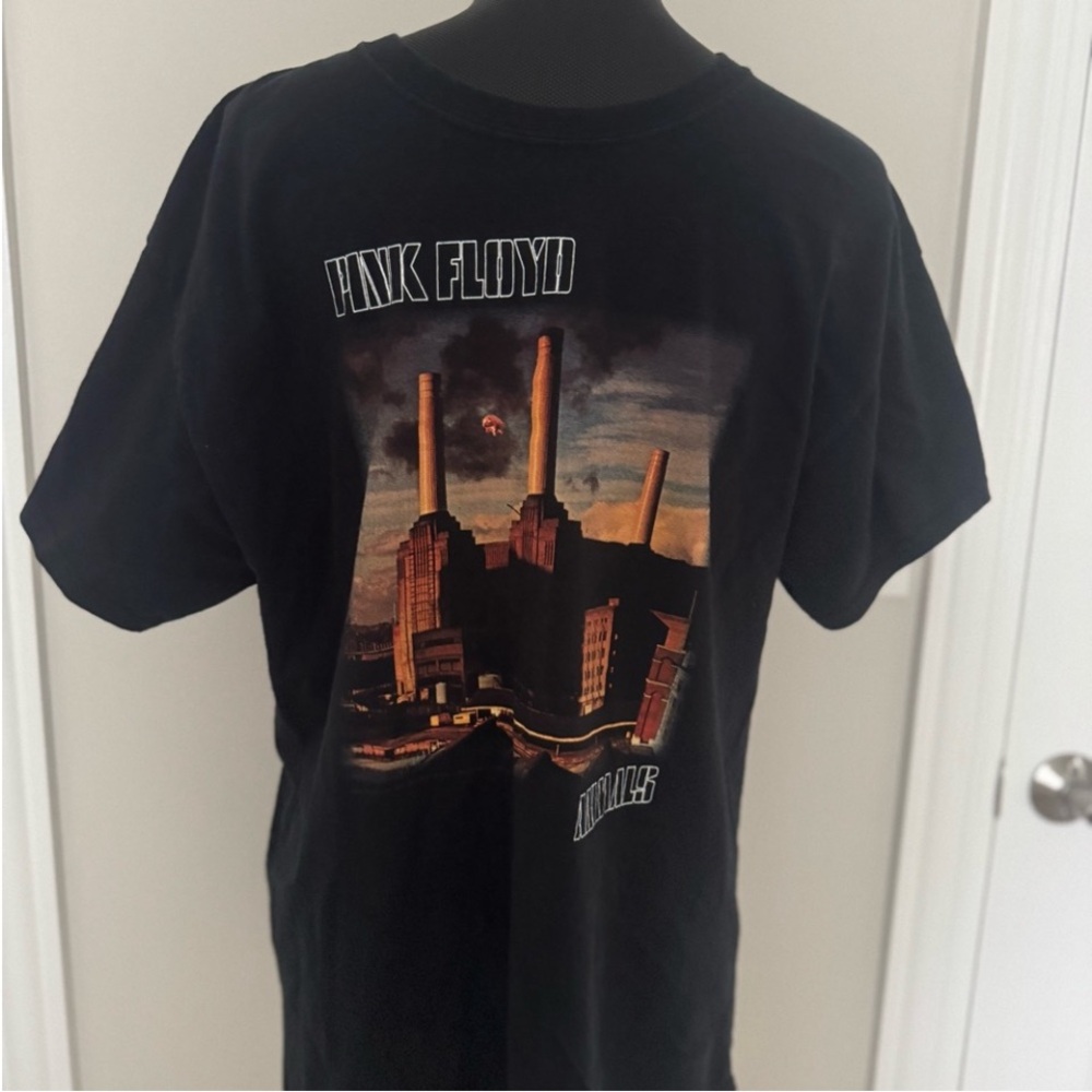 Gildan Men’s Pink Floyd Black Tee with Orange and Cream Graphic L